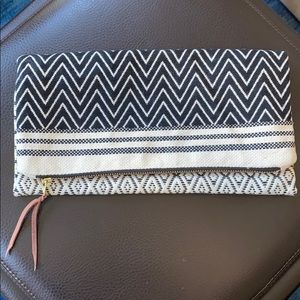 NWOT Tribe Alive clutch